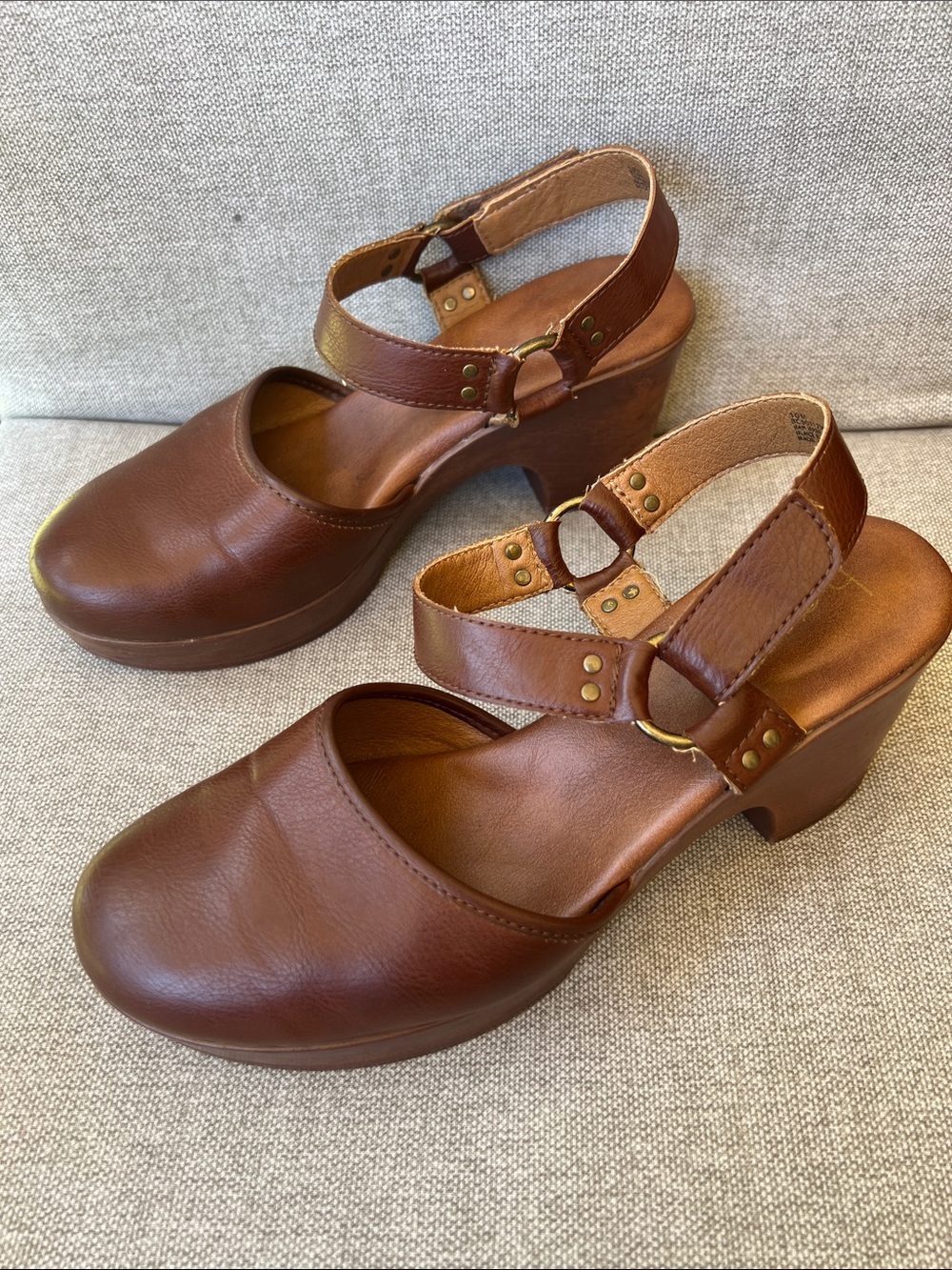 b.o.c. Natasha Brown Mary Jane Platform Clogs - Picture 2 of 7